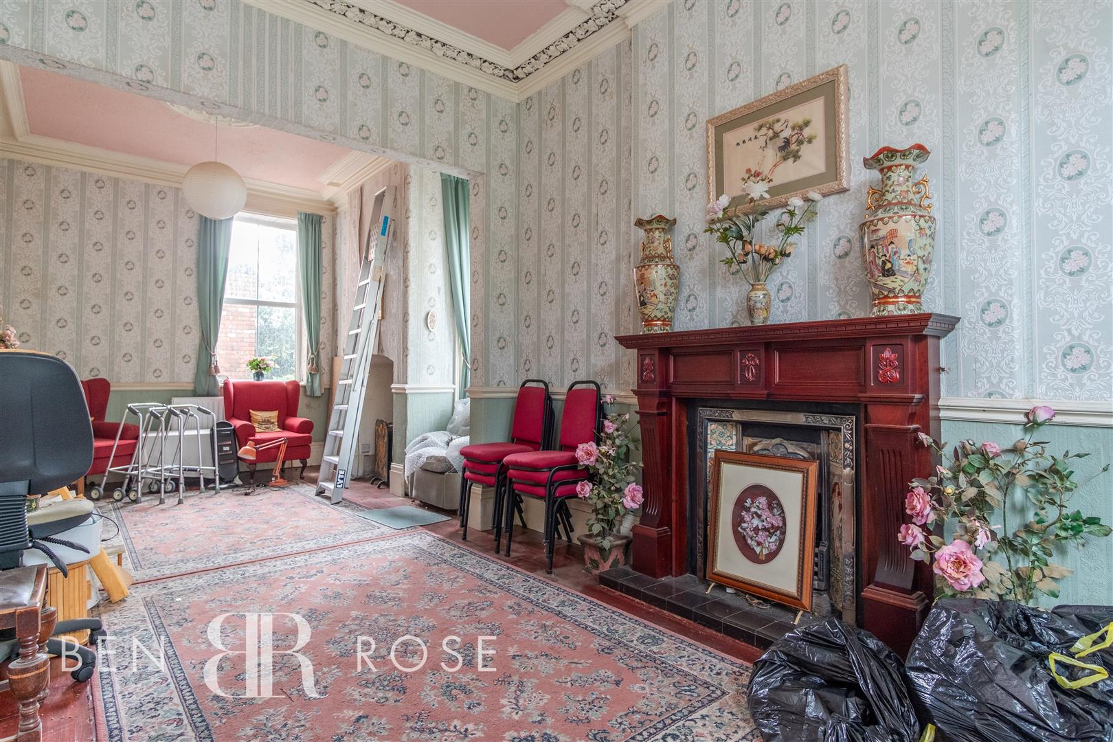 7 bed property in Park Road, Chorley